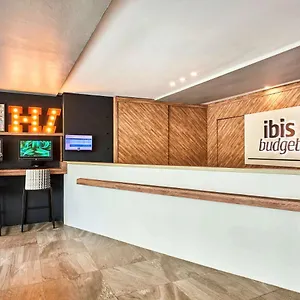 Ibis Budget Pearl Hotel Singapore